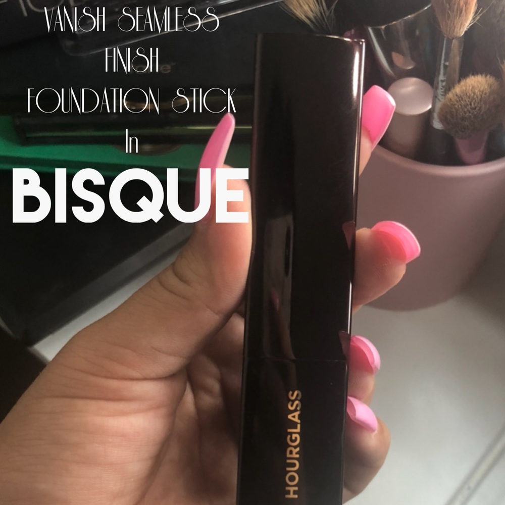 HOURGLASS FOUNDATION STICK IN “BISQUE”